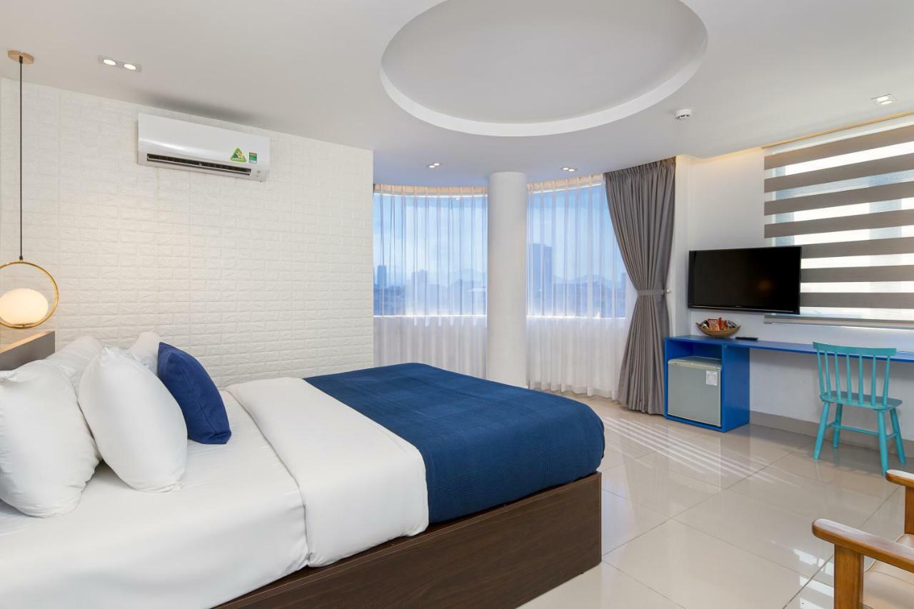 Chill Box Premier- Beach Hotel Da Nang Exterior photo